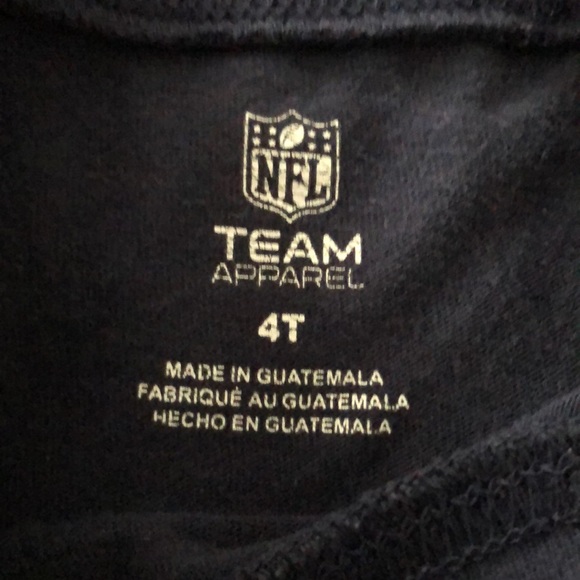 (SOLD) New England Patriots T-shirt - Picture 3 of 3